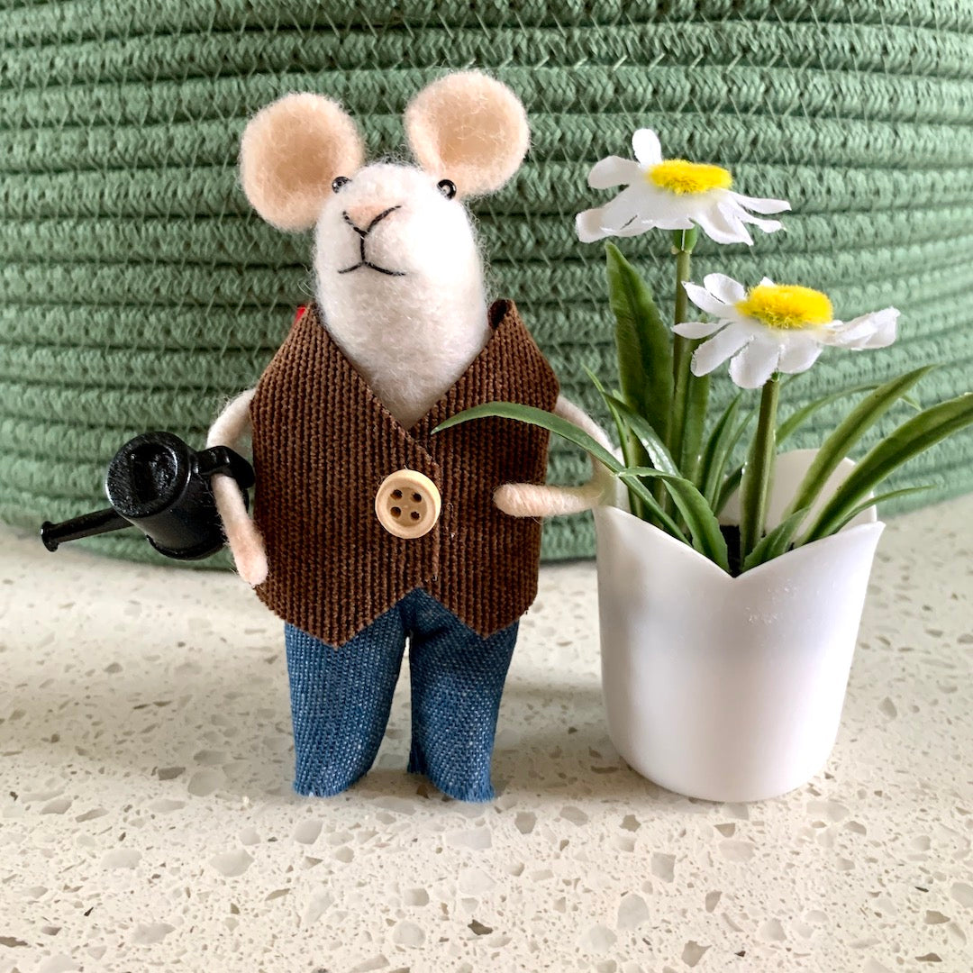 Wendall - Felt Mouse with Watering Can