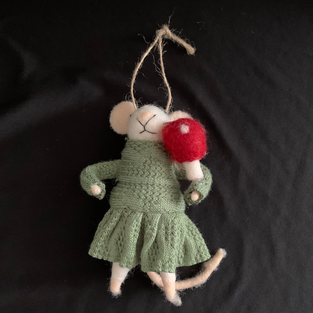 Matilda - Felt Mouse with Mushroom