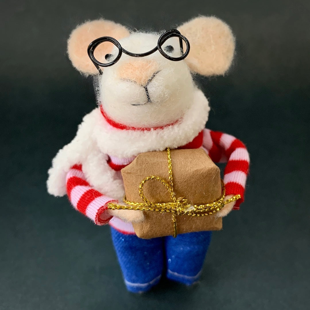 Gilbert - Felt Mouse with Gift