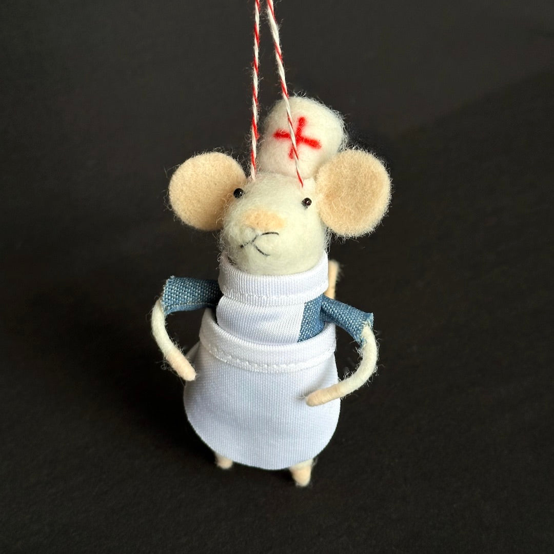 Noelle - Felt Mouse with Apron