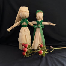 Load image into Gallery viewer, Poppet Supplies - Corn Husk Doll Kit
