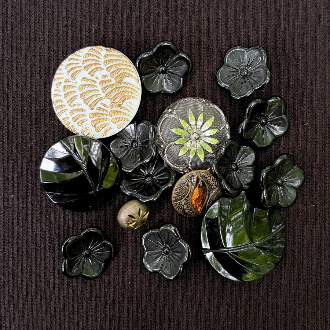 Family Heirloom - Antique Button (Set of 5) - Oddment