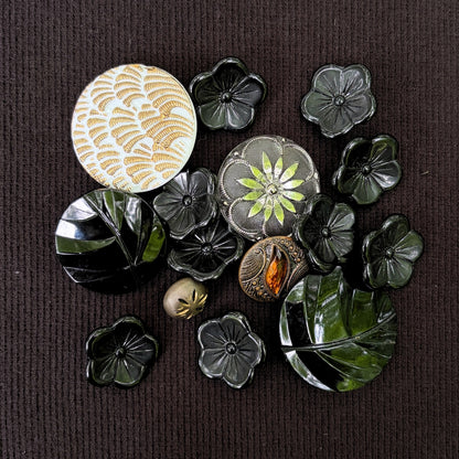 Family Heirloom - Antique Button (Set of 5) - Oddment