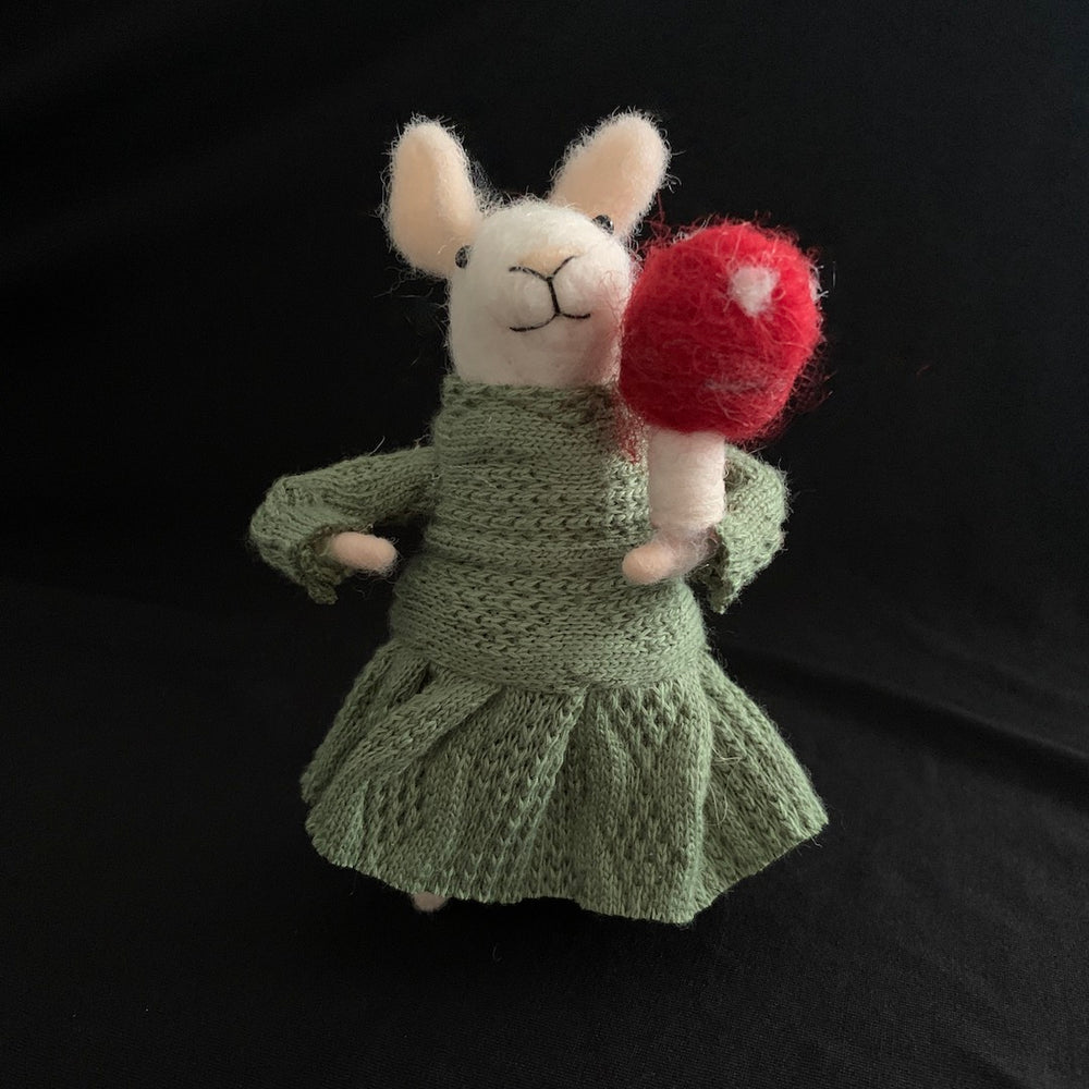 Matilda - Felt Mouse with Mushroom