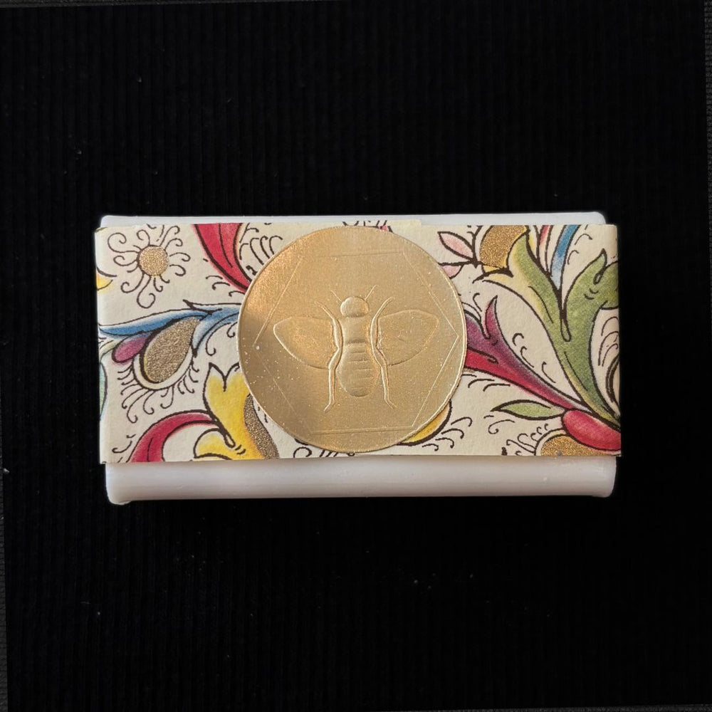 Sweetness-Drawing Soap - Honey and Royal Jelly