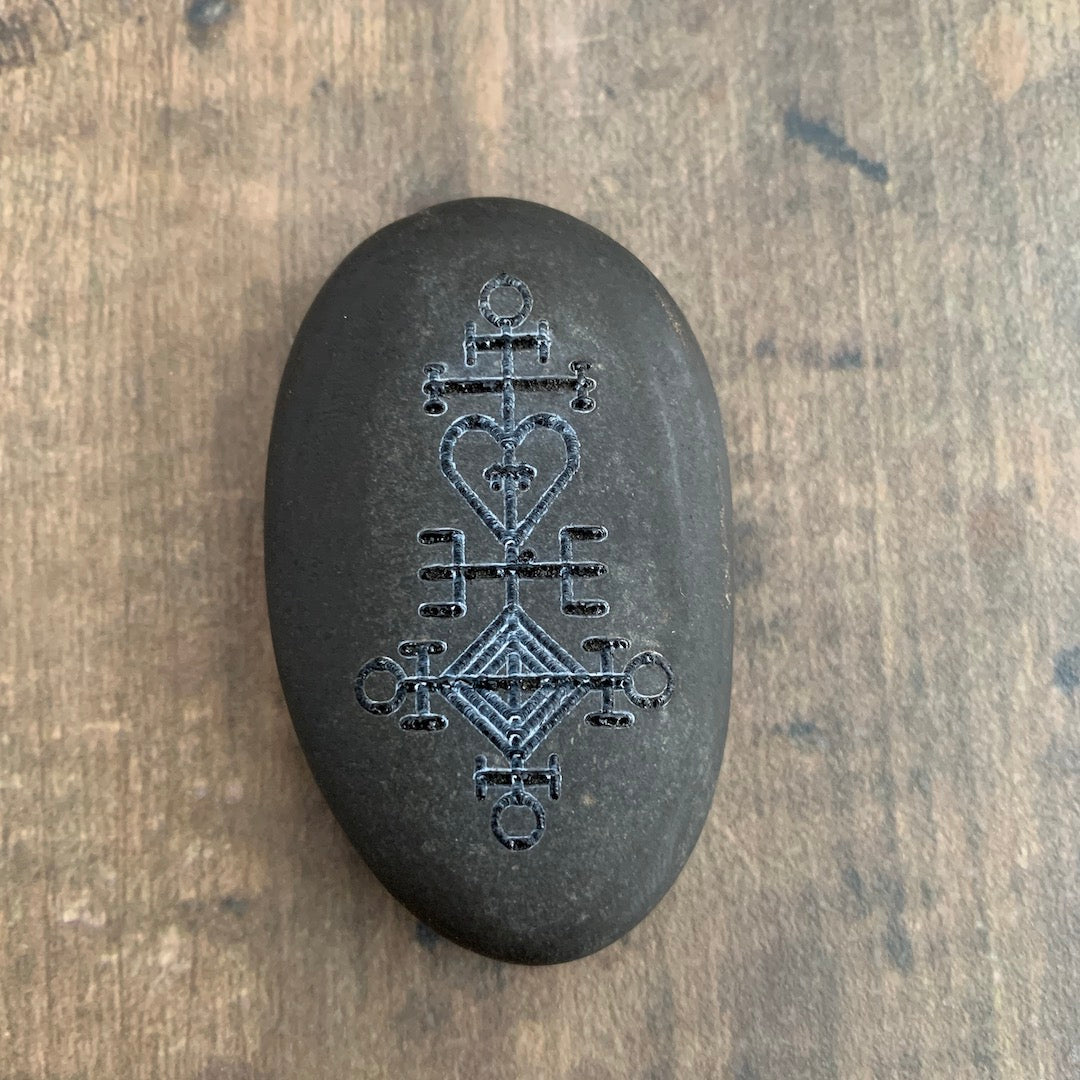 Ástarstafur Stone - River Rock Engraved with Icelandic Love Rune