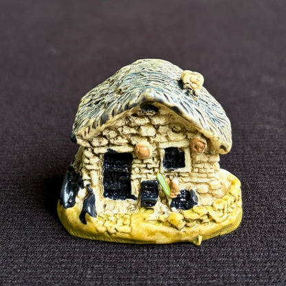 Miniature Cottage Figurine - Oddment