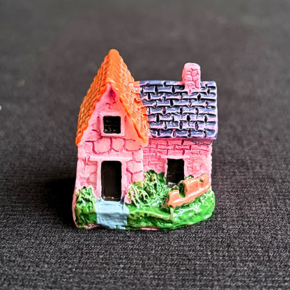 Miniature Cottage Figurine - Oddment
