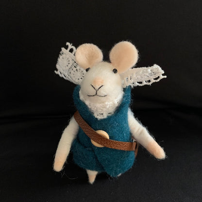 Sophie - Felt Mouse with Satchel