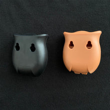 Load image into Gallery viewer, Night Owl - Magnetic Keyring Holder
