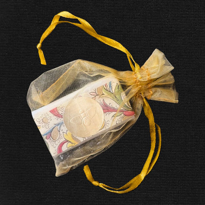 Sweetness-Drawing Soap - Honey and Royal Jelly