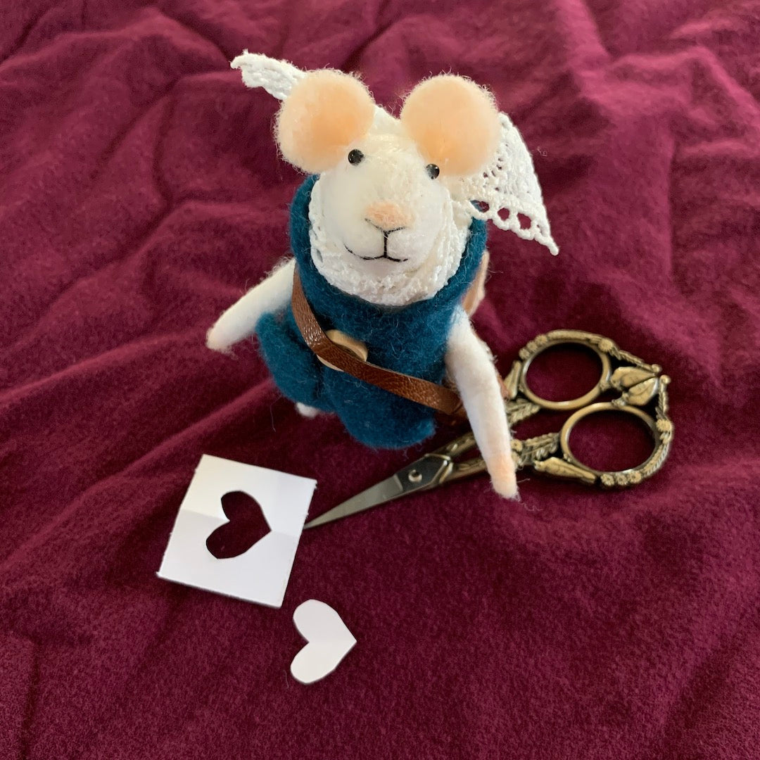 Sophie - Felt Mouse with Satchel