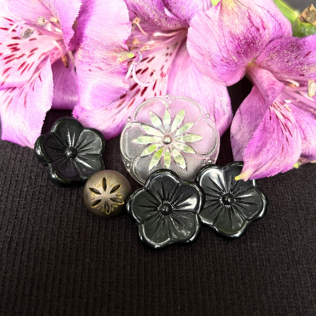 Family Heirloom - Antique Button (Set of 5) - Oddment